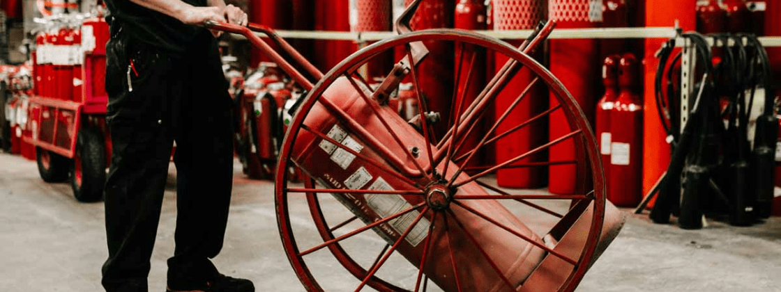 How to Choose the Right Fire Extinguisher for Oil and Gas Facilities